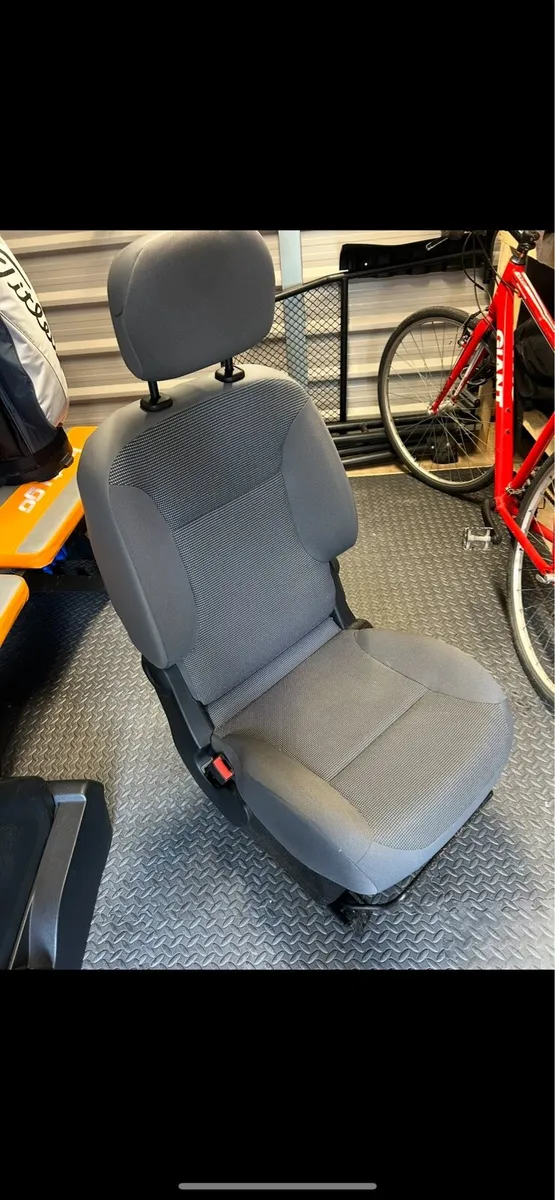 Partner van passenger seat - Image 1