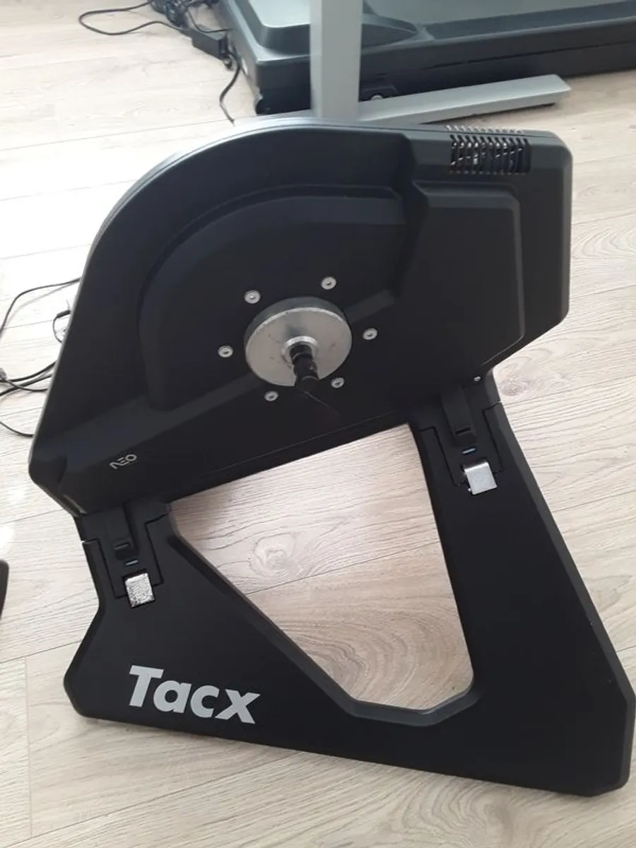 Tax Neo smart turbo trainer - Image 3