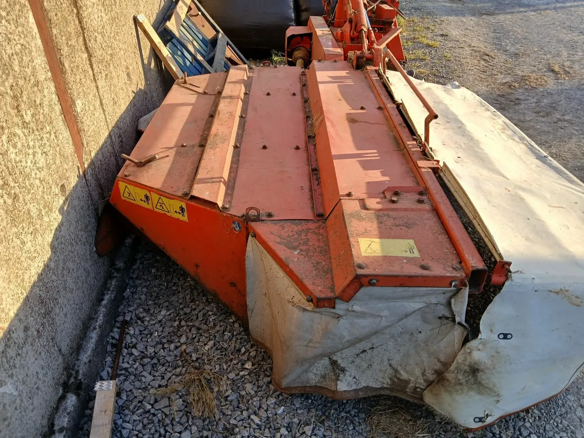 Kuhn FC240 Conditioner Mower - Image 4