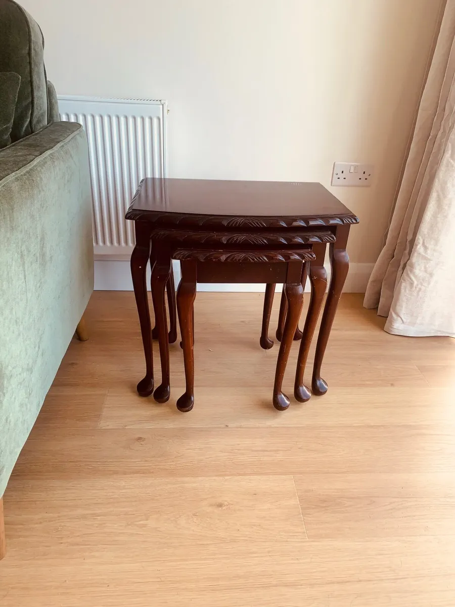 Nest of tables - Image 1