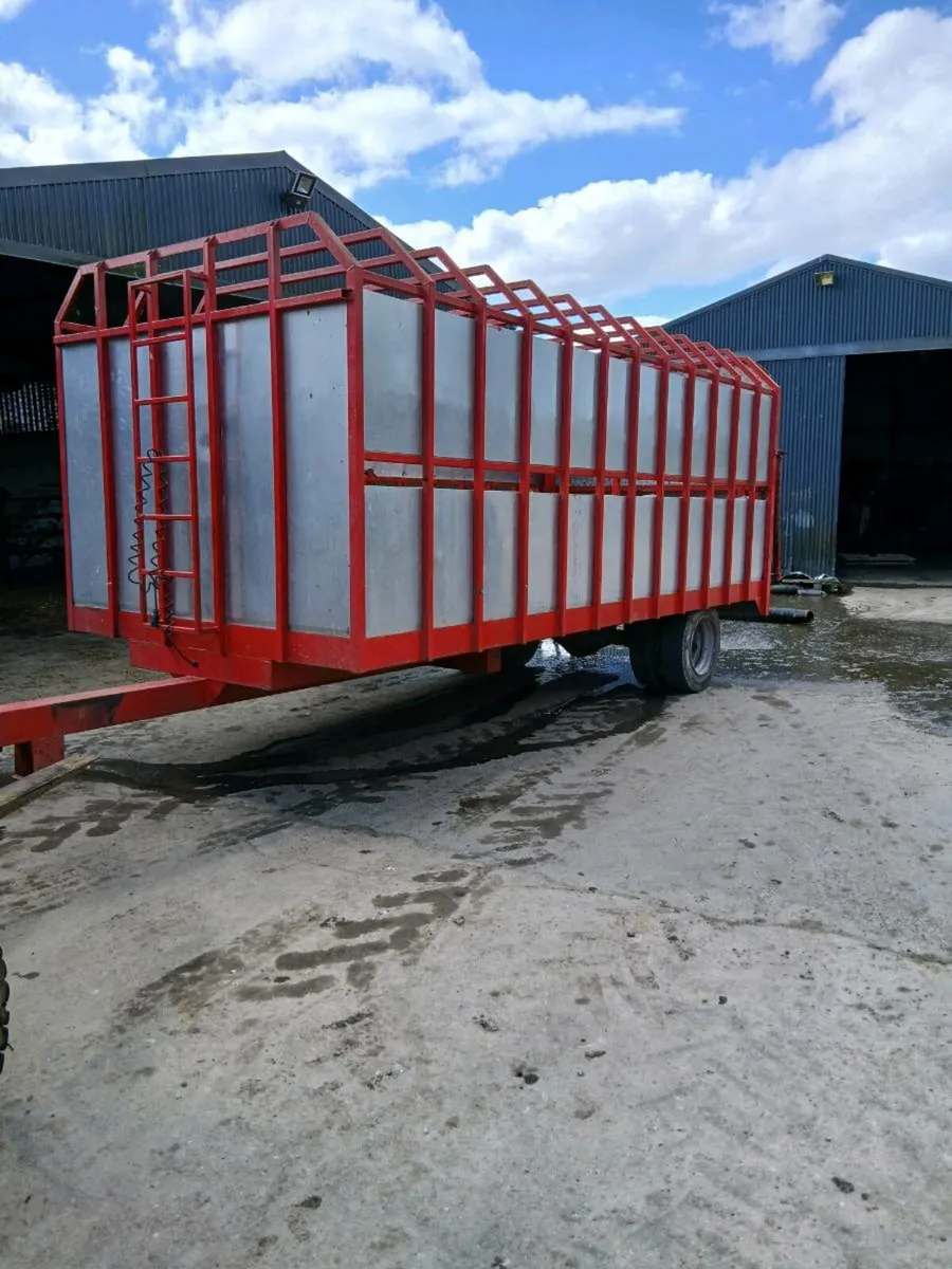 Cattle trailer
