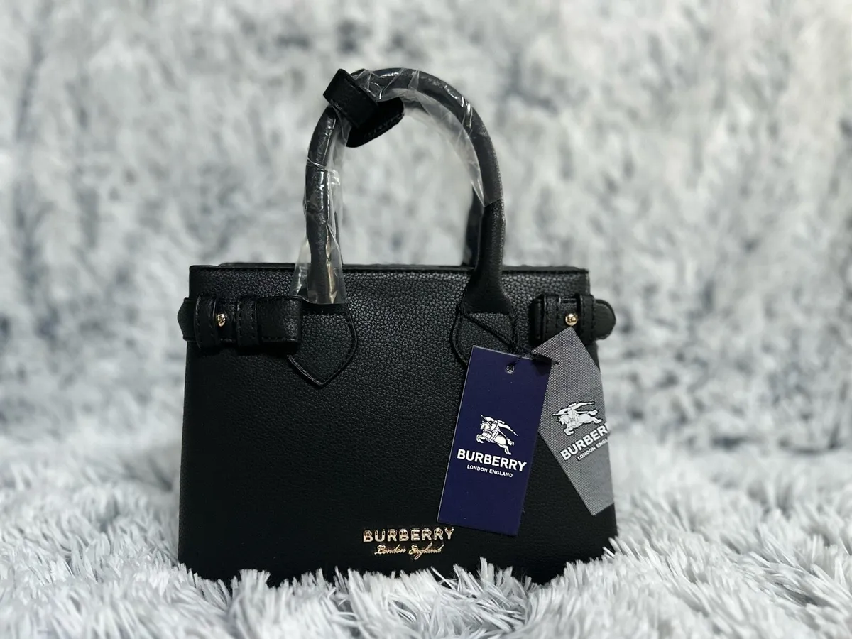 Woman’s handbag - Image 1