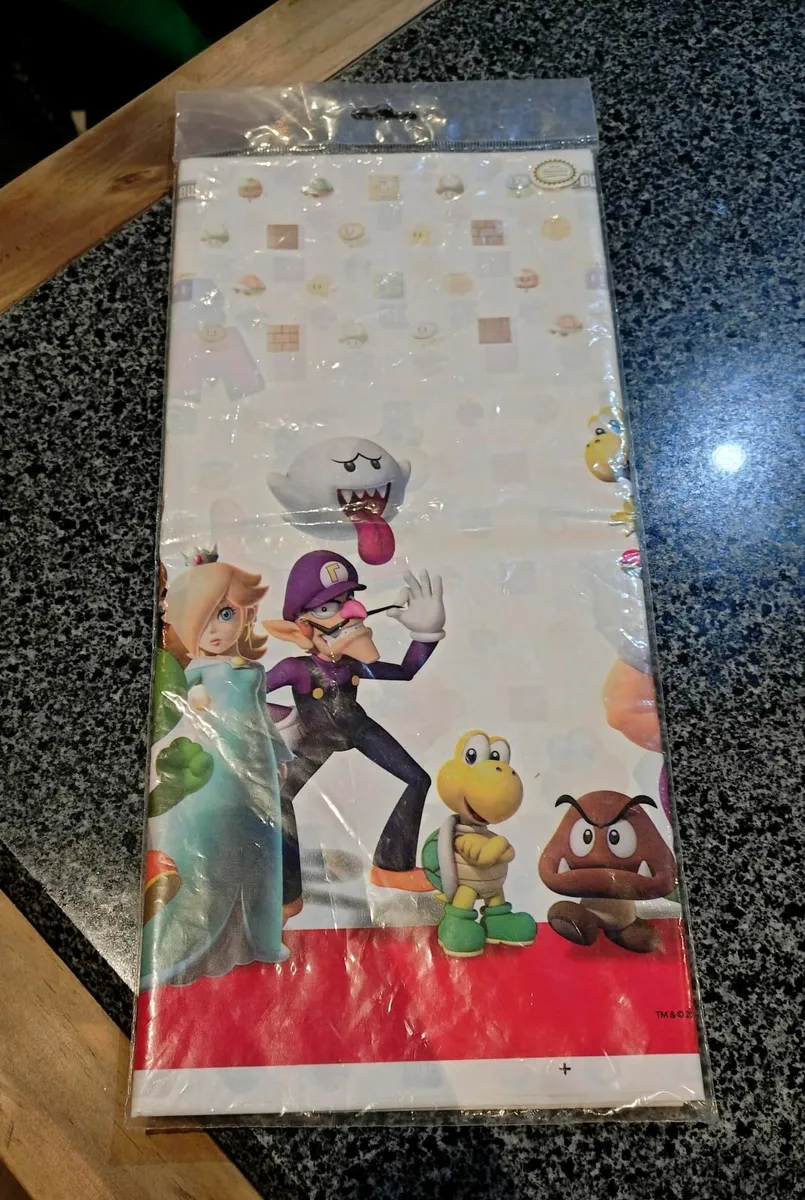 SUPER MARIO PLASTIC TABLE CLOTH (NEW). - Image 1