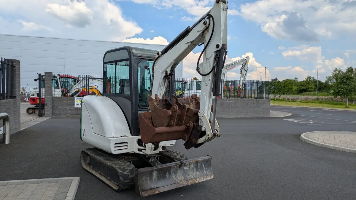Bobcat 328 mini digger - Image 3