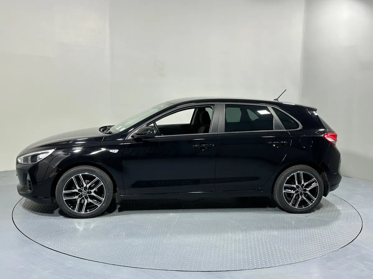 Hyundai i30 Sport 1.4 Petrol 182 - Image 4
