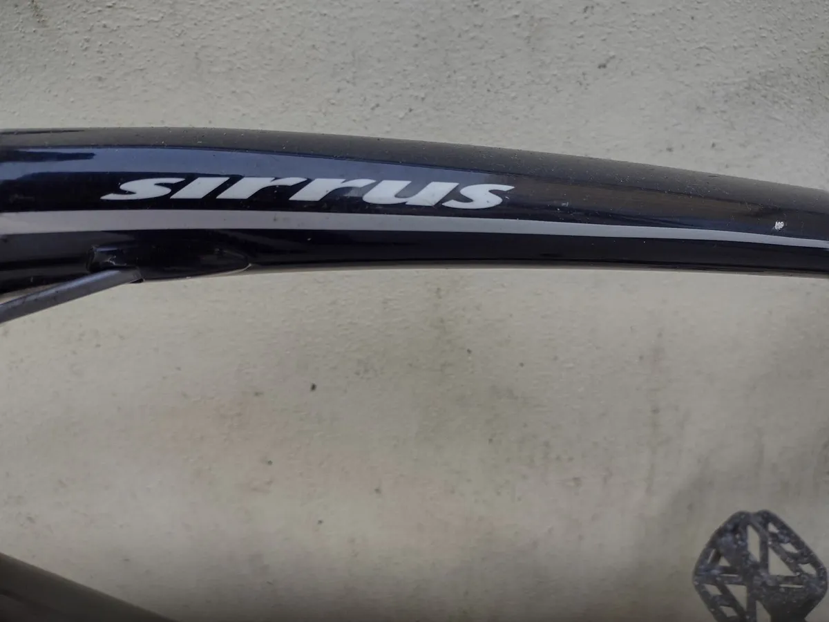 Sirrius Specialized adult bike - Image 4