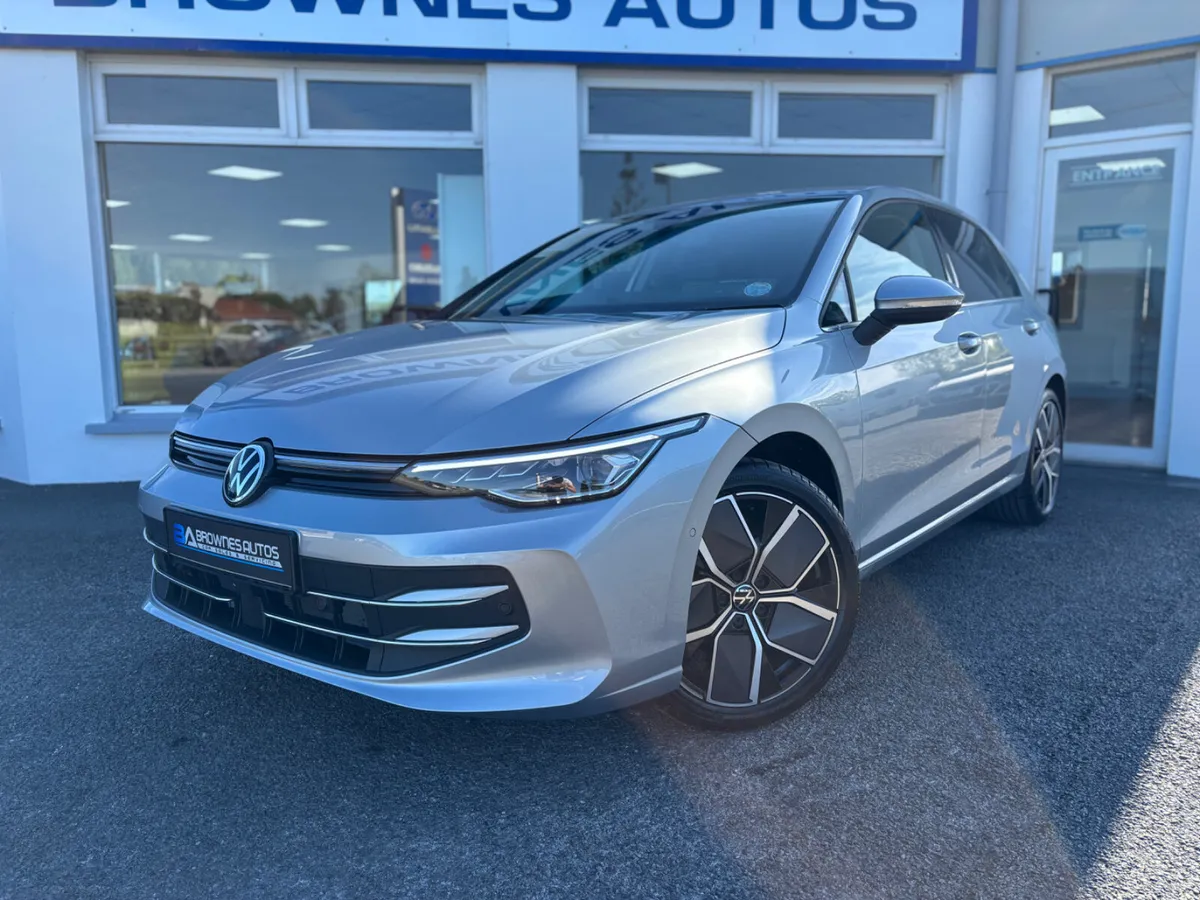 2025 Volkswagen Golf Style 1.5L TSI - Image 2