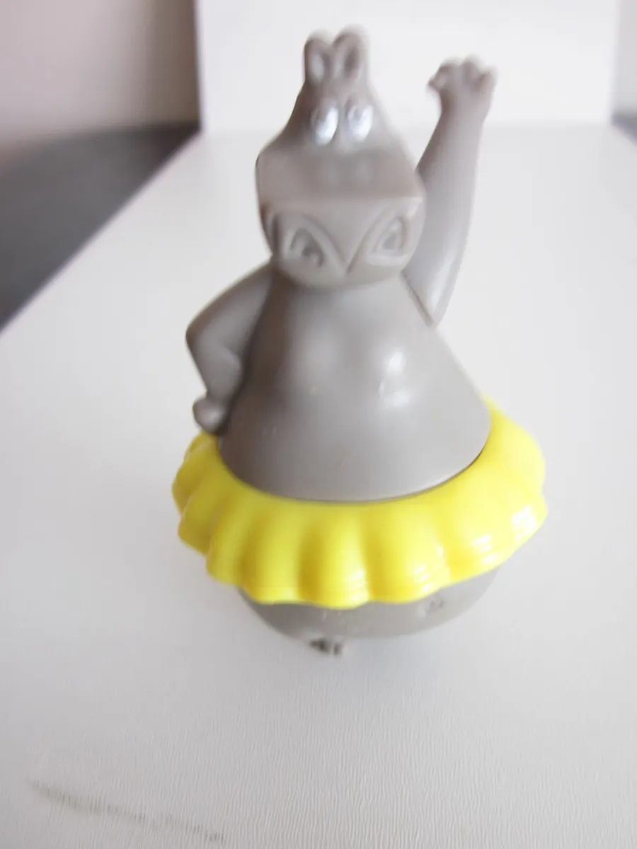 Mc Donald's Happy Meal Toys Madagascar Gloria Yell - Image 1