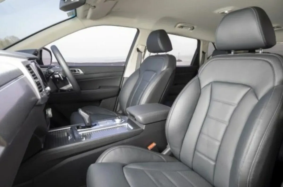KGM (SsangYong) Rexton - 5-Seat Passenger - Image 4