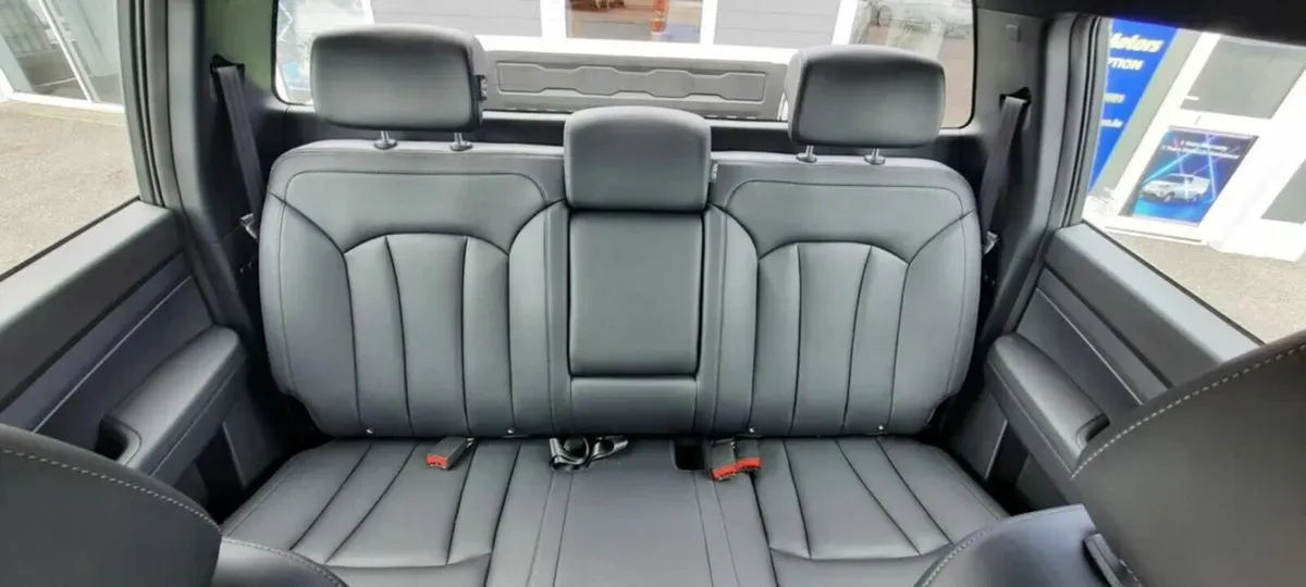 KGM (SsangYong) Musso EL 2.2 Diesel Manual - Image 4