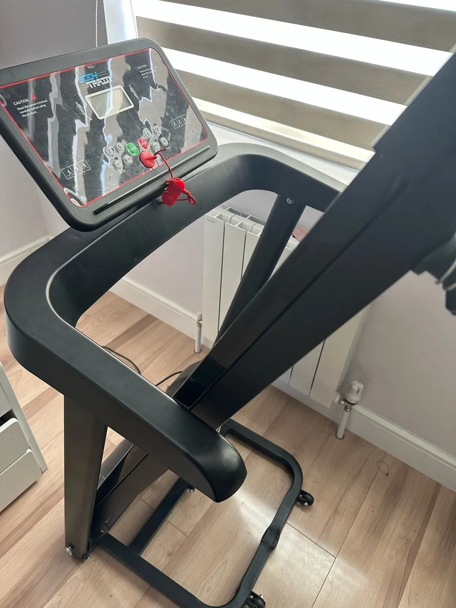 Treadmill - Image 1