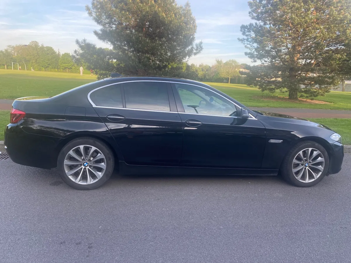 BMW 5-Series 2015 - Image 1