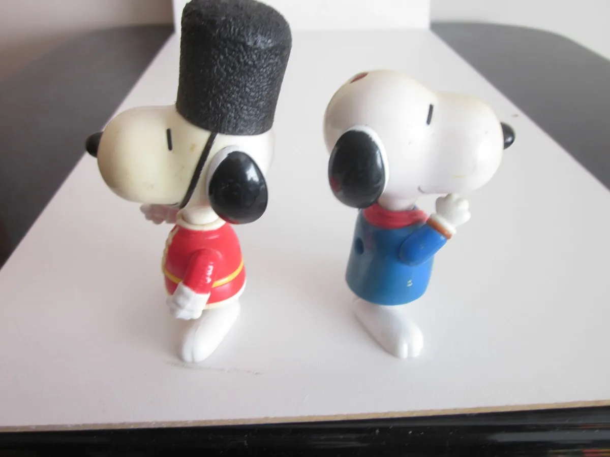 Mc Donald's Happy Meal Toys Snoopy Toy World Tour - Image 2