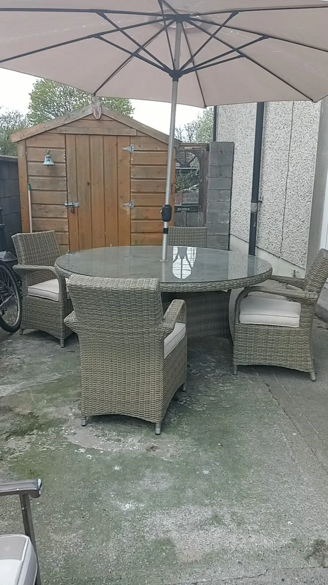 Garden table and chairs - Image 3