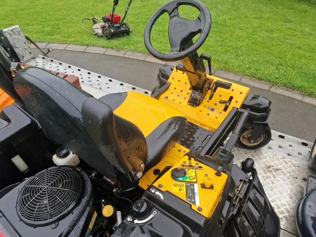Cub Cadet zero turn ride on mower lawnmower - Image 3