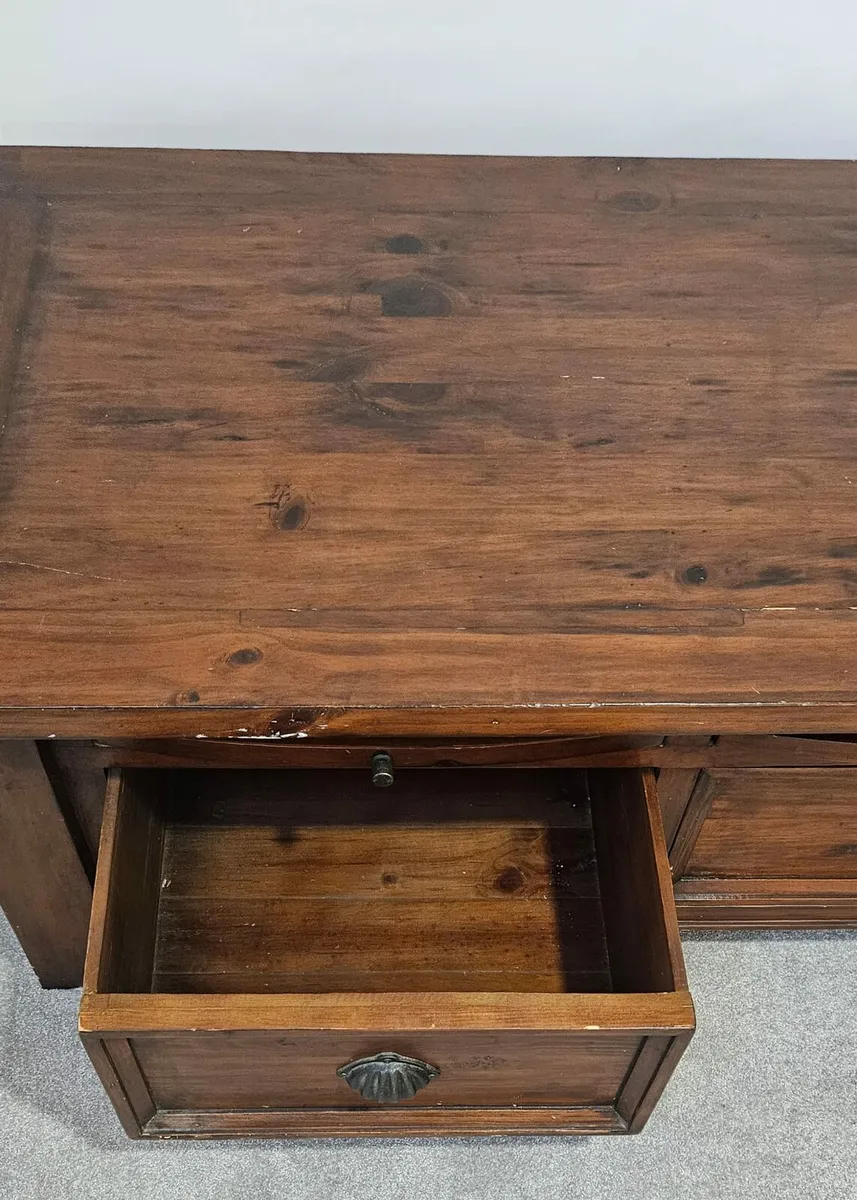 Wooden table - Image 1