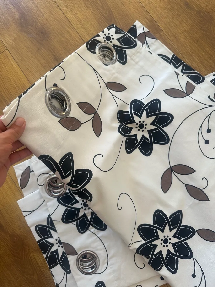 Selection of Curtains - Image 1