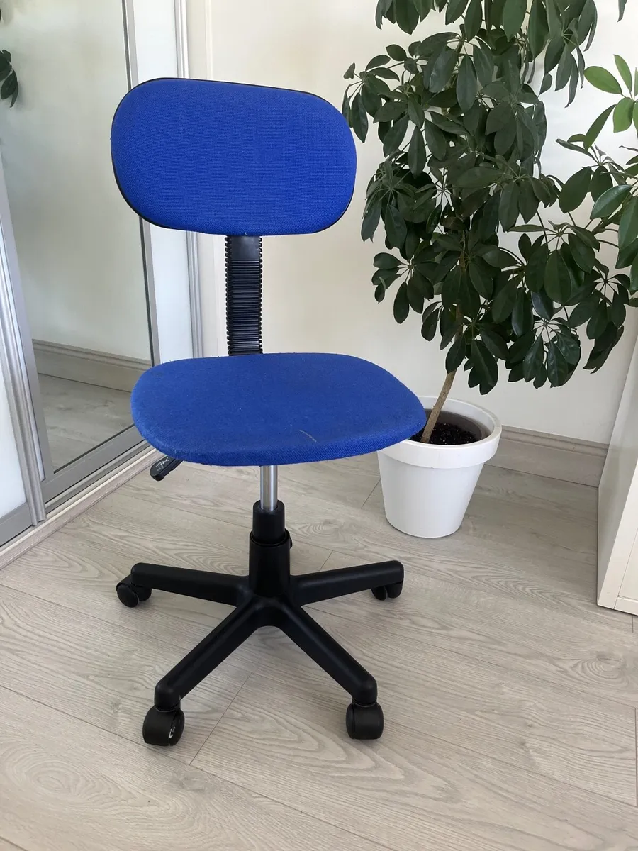 Desk chair