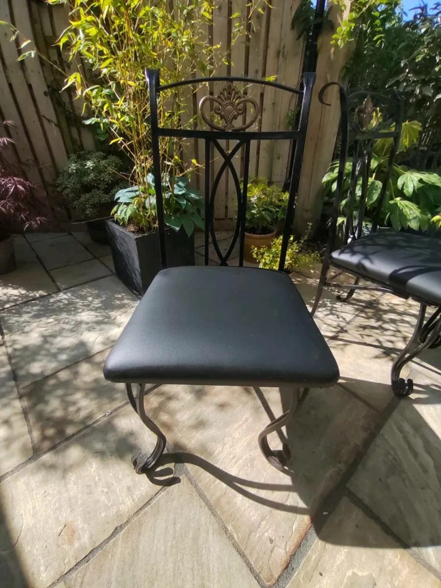 4 patio chairs - Image 2