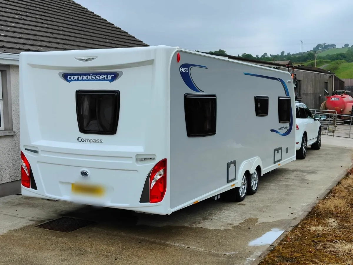 Caravan 2021 4 berth fixed rear bed - Image 1