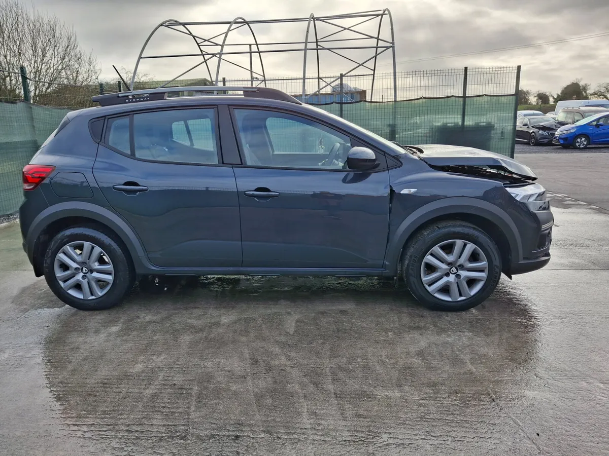 221 Dacia Sandero Stepway  Comfort  1.0 Petrol - Image 3
