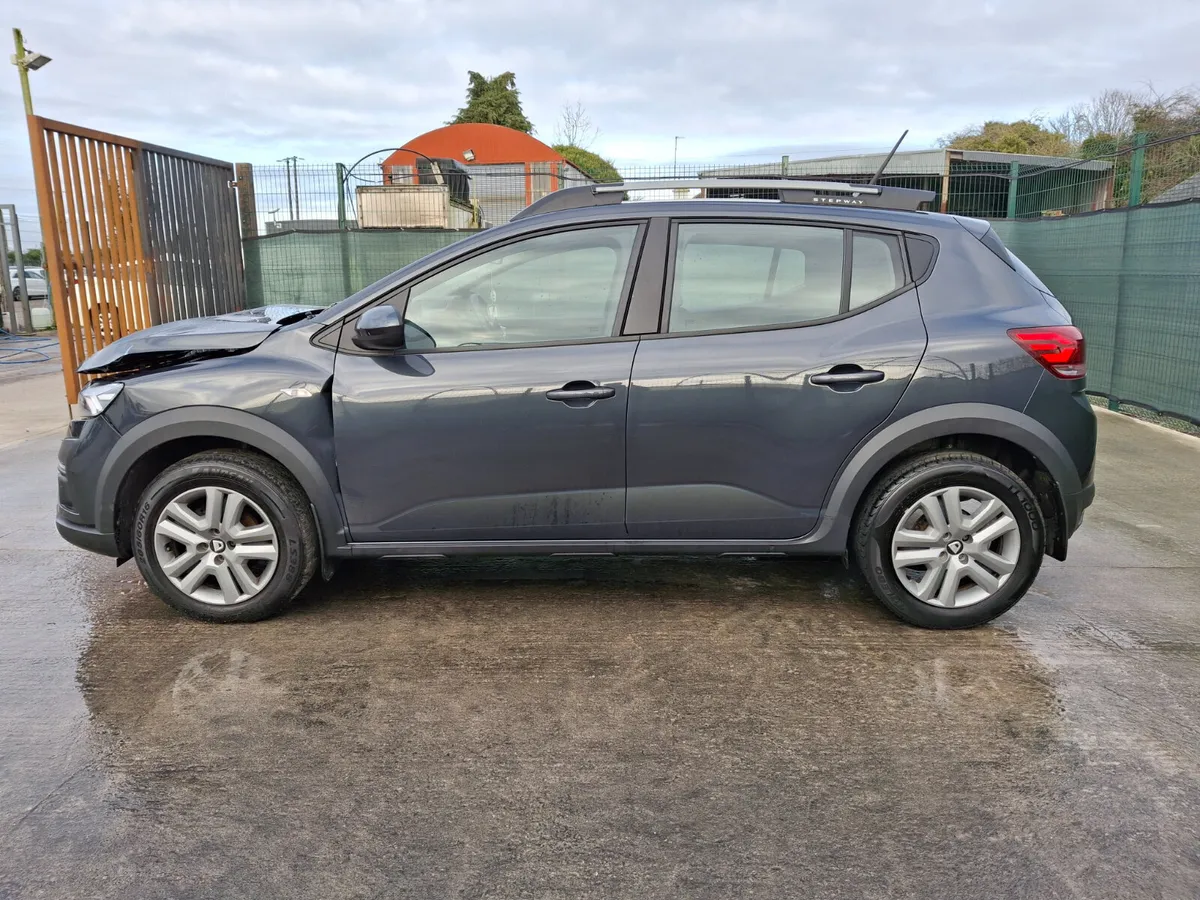 221 Dacia Sandero Stepway  Comfort  1.0 Petrol - Image 4