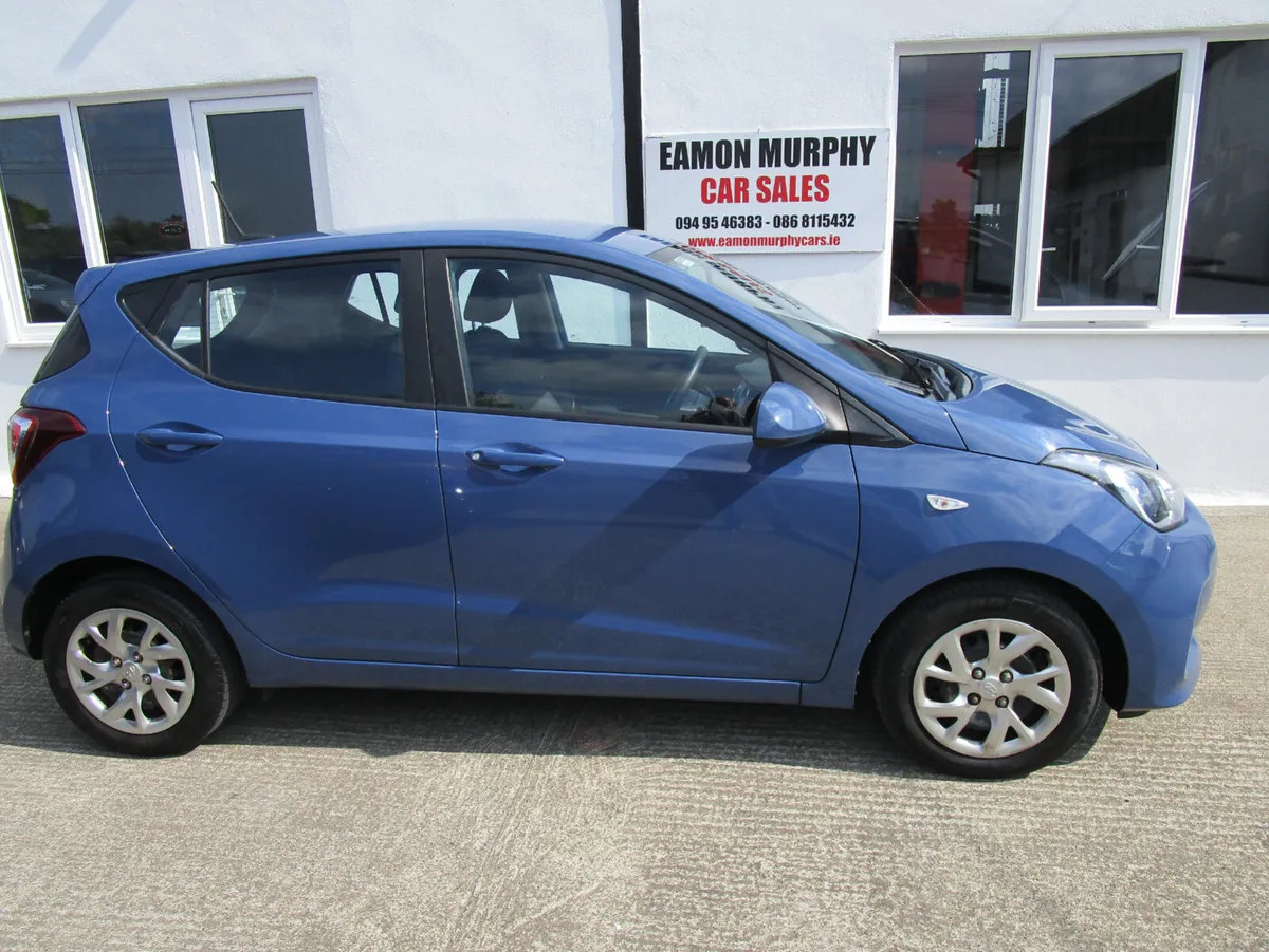 Hyundai i10   2017  Petrol - Image 2