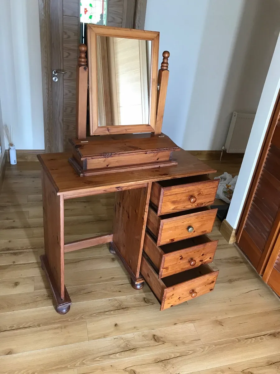 2 Dressing tables, one  with one vanity mirror - Image 3