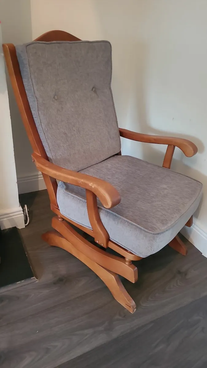 Solid wood rocking chair plus 2x solid wood chairs - Image 1