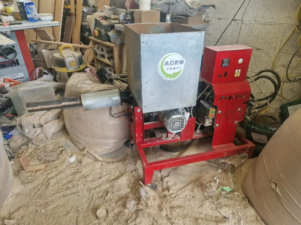 Profilis Sawdust Briquette Machine 220v - Image 1