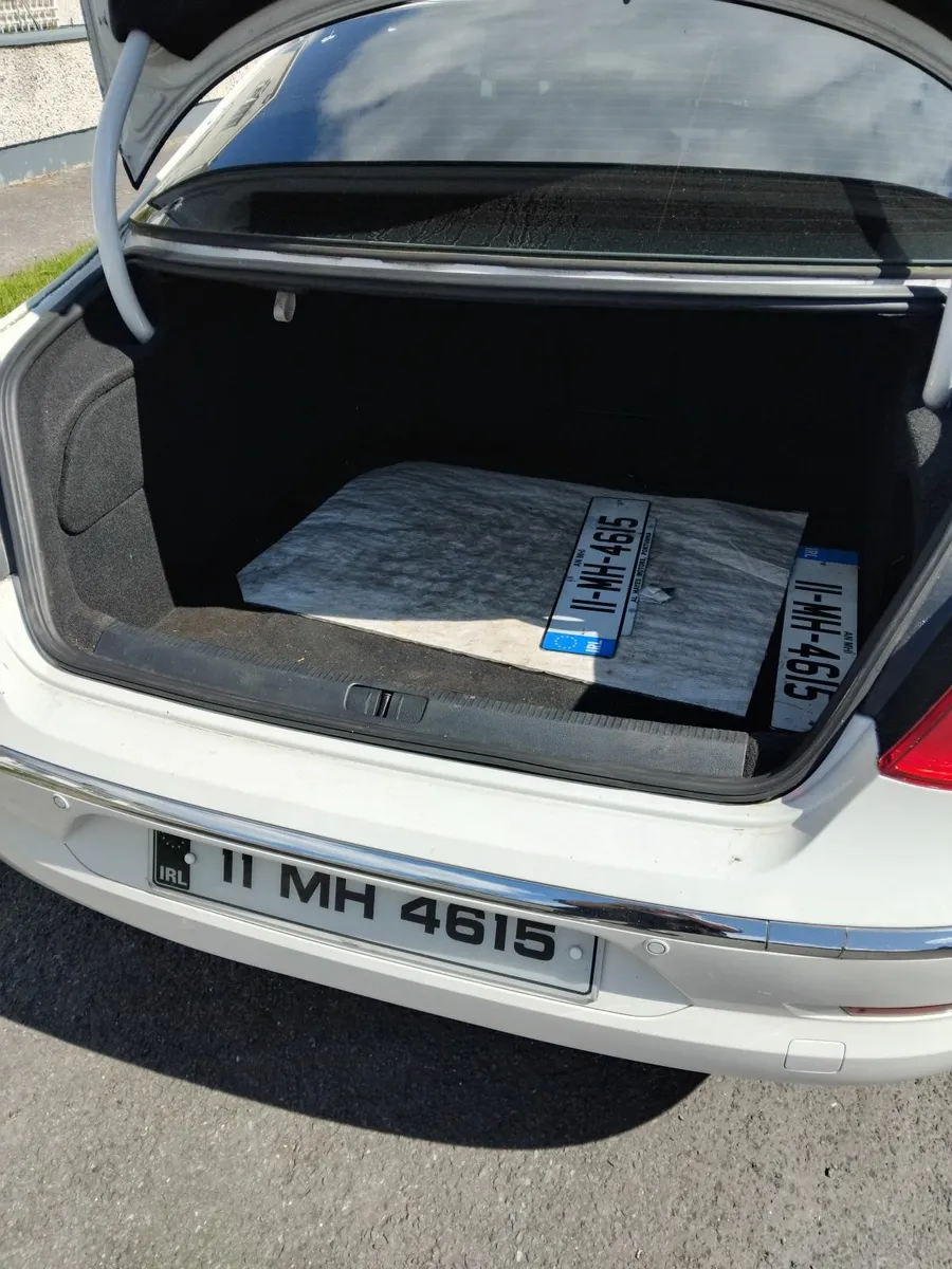 Volkswagen Passat 2011 - Image 4