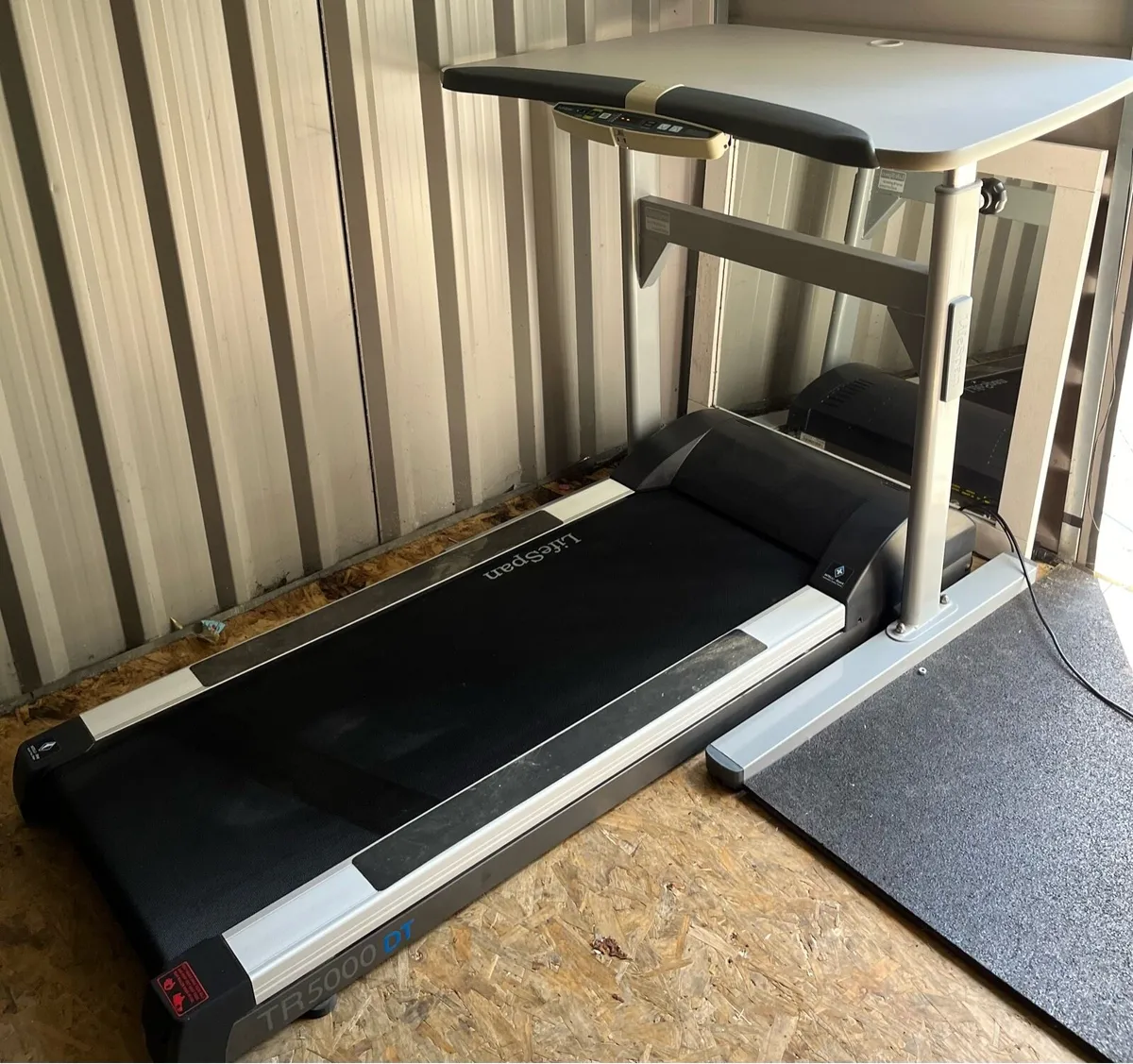 Lifespan desk treadmill. 29 stone capacity - Image 1