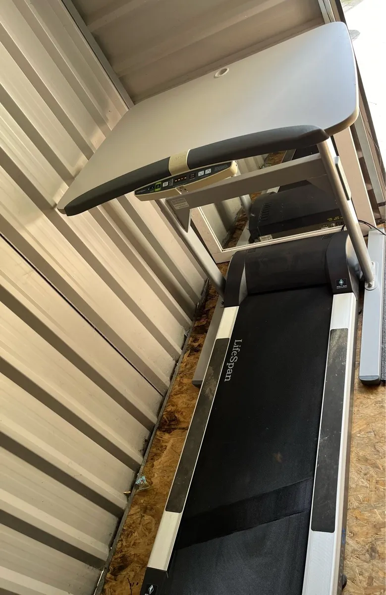 Lifespan desk treadmill. 29 stone capacity - Image 2