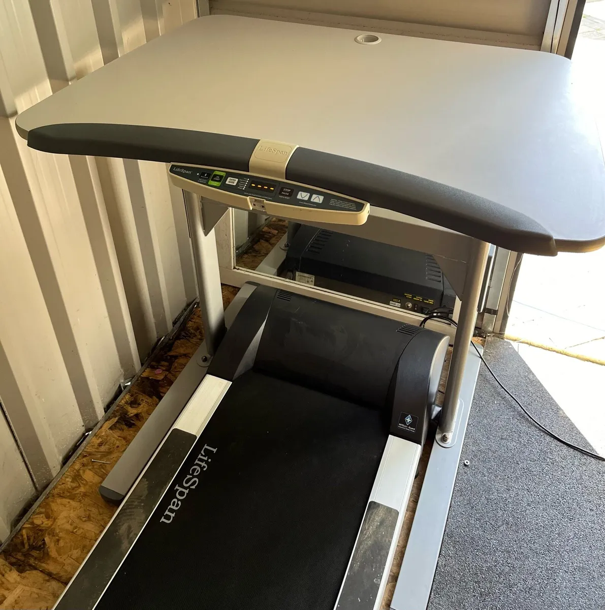Lifespan desk treadmill. 29 stone capacity - Image 3