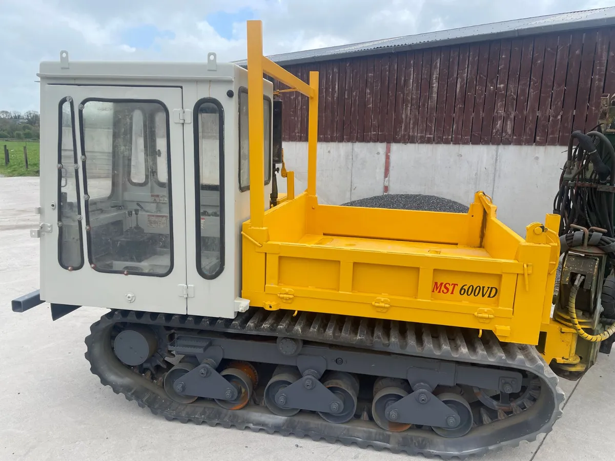 Morooka MST 600 VD with Vibrating Post Driver - Image 2