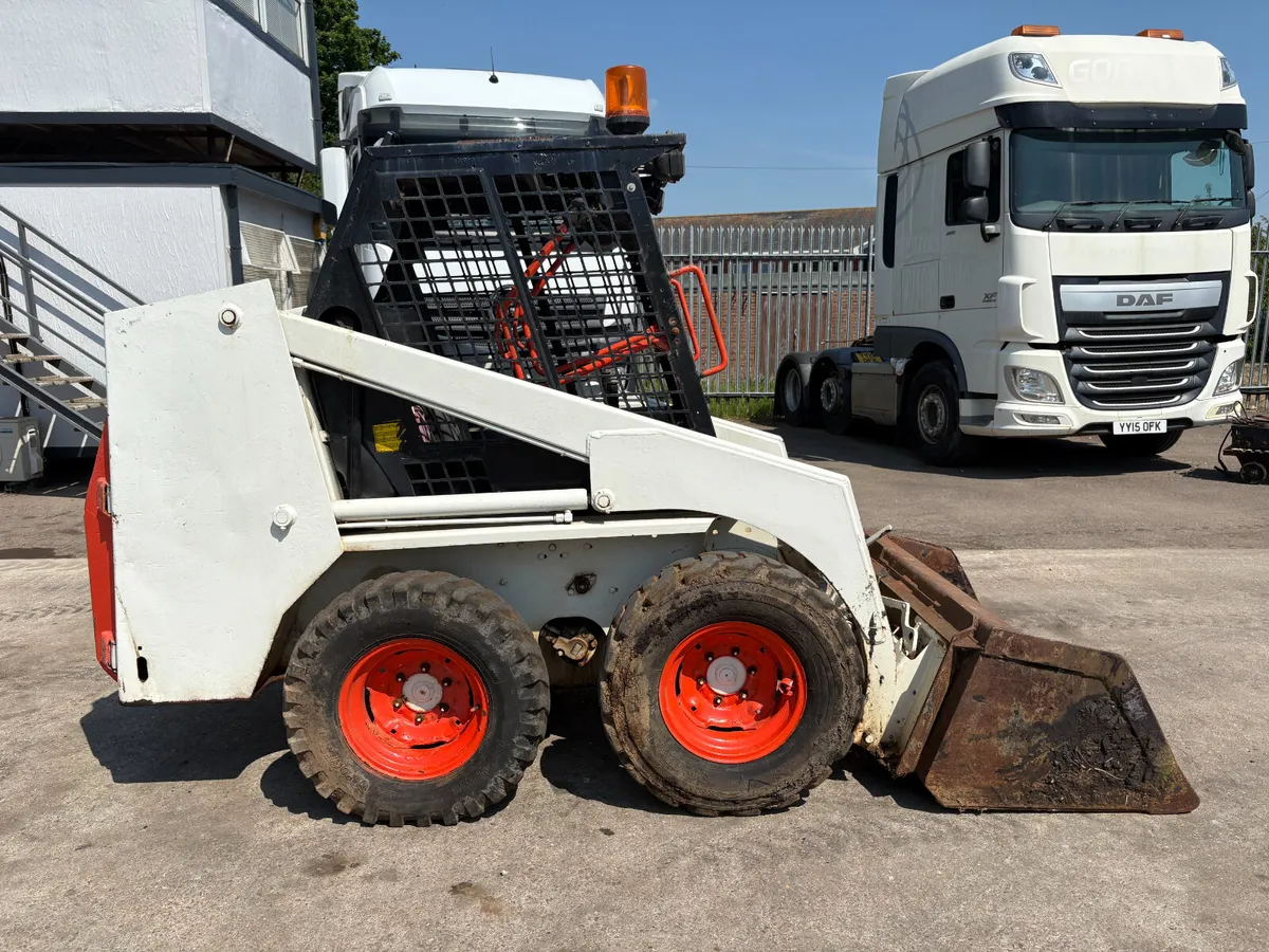 BOBCAT 641 SKID STEER LOADER LOW HOURS - Image 1