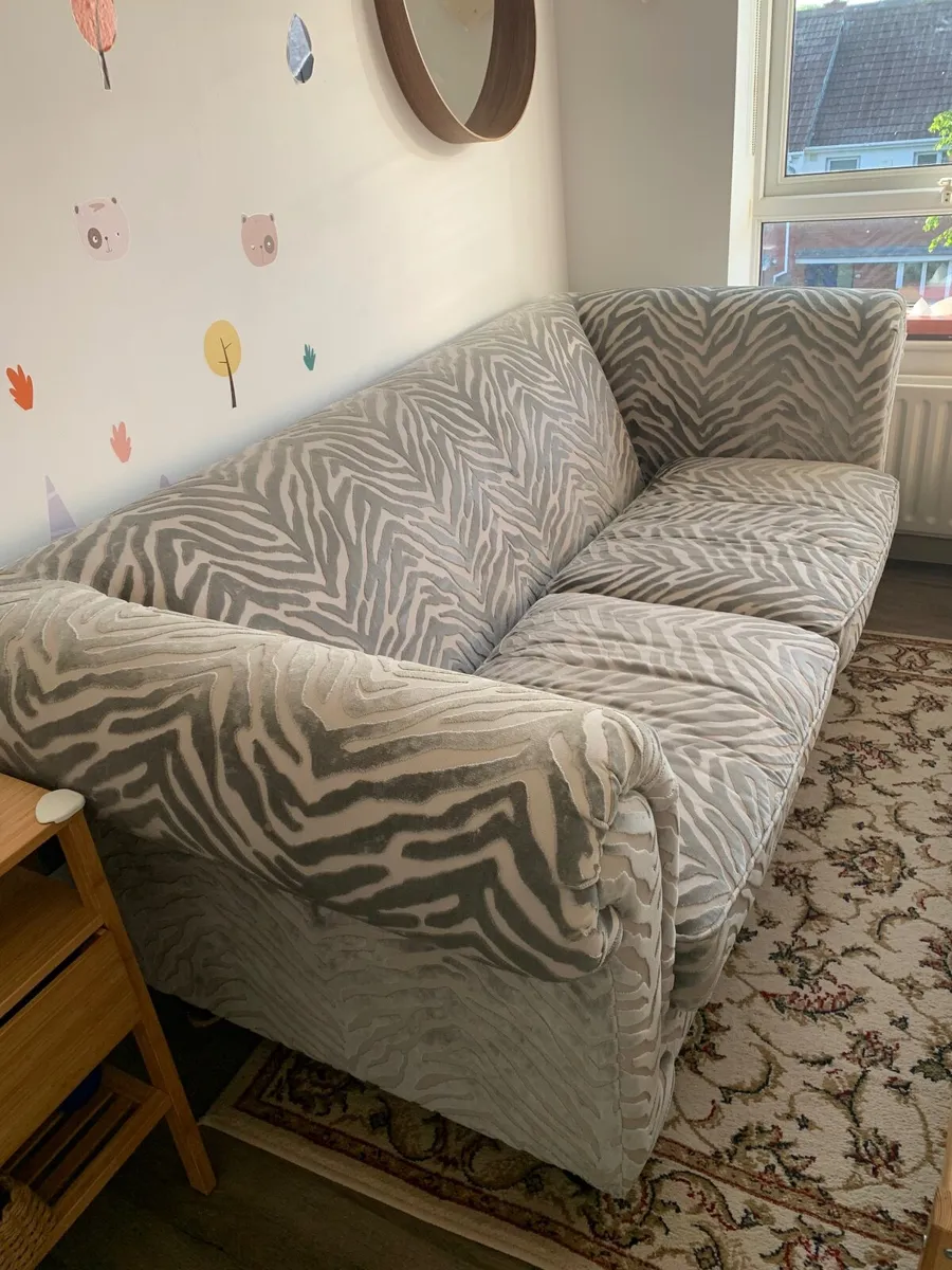 2 Seater Sofa for Sale only 50 EURO - Image 1