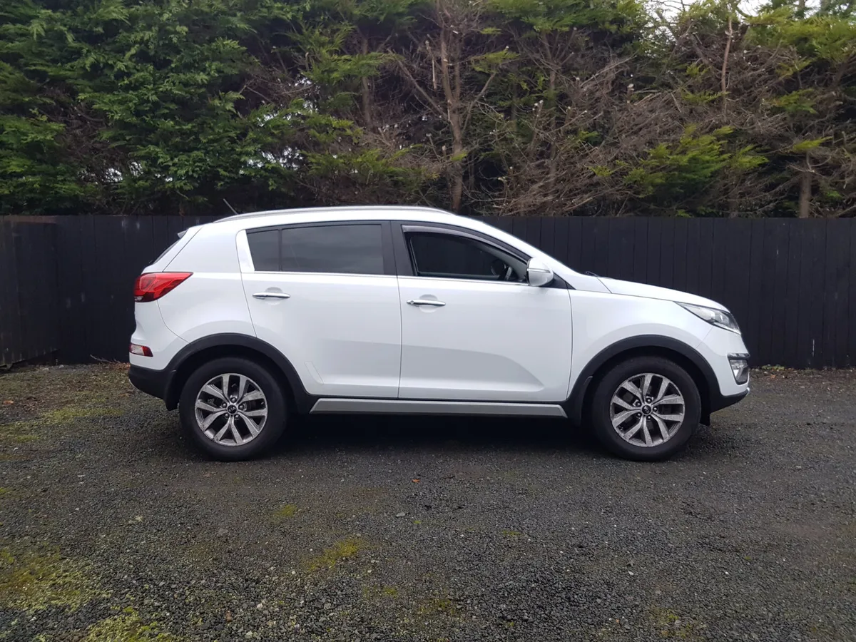 141 SPORTAGE .. LEATHER SEATS..NCT TODAY - Image 4