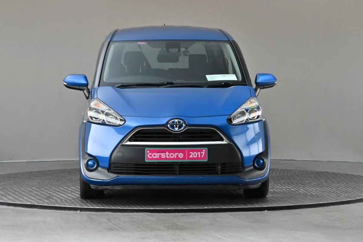 Toyota Sienta 1.5 Hybrid 7seats  reverse Cam el. - Image 2