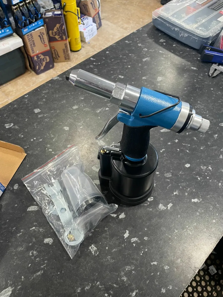 Geko Air Riveter G01347 - Image 1