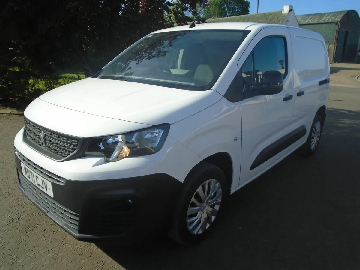 2022 Peugeot Partner PREMIUM PROFESSIONAL 100HP - Image 1