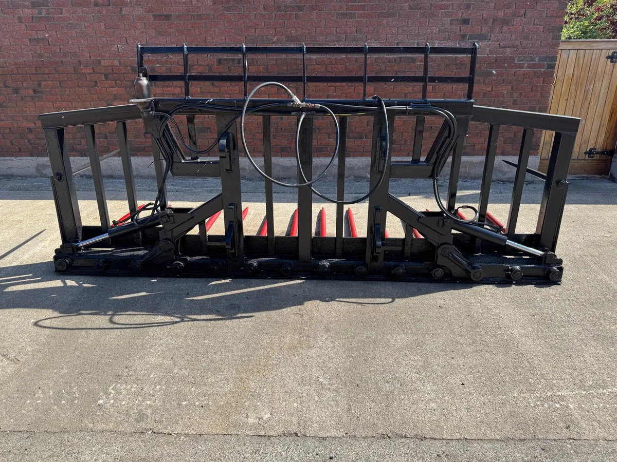 12ft Folding Silage Fork - Image 4