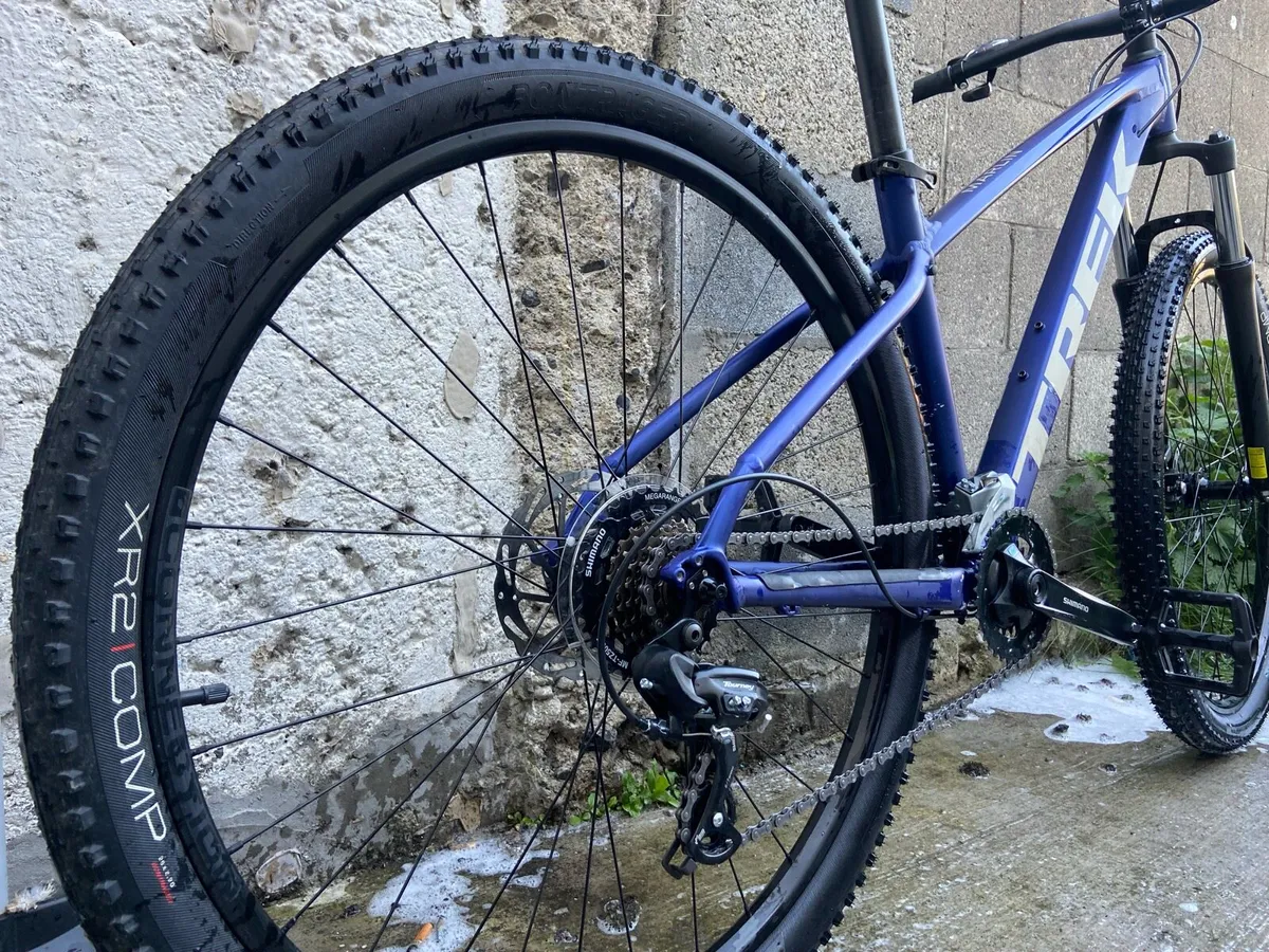 Trek 2025 Marlin 4 Gen 2 - Image 2