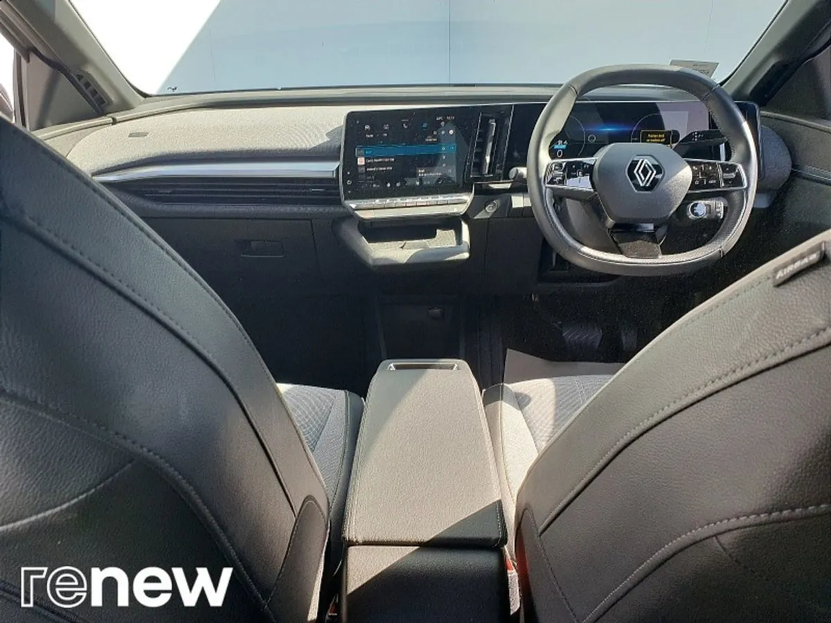 Renault Megane E-Tech Ev60 220hp Techno - Image 4
