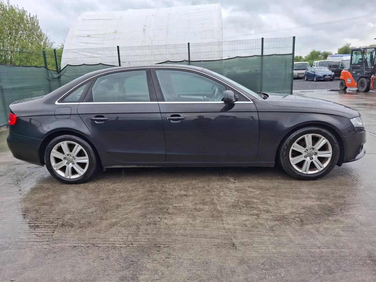 2011 Audi A4  2.0 TDI light damage - Image 3