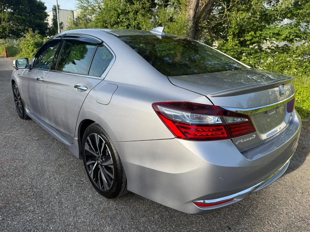 Honda Accord 21000km!!! best spec!!! - Image 4