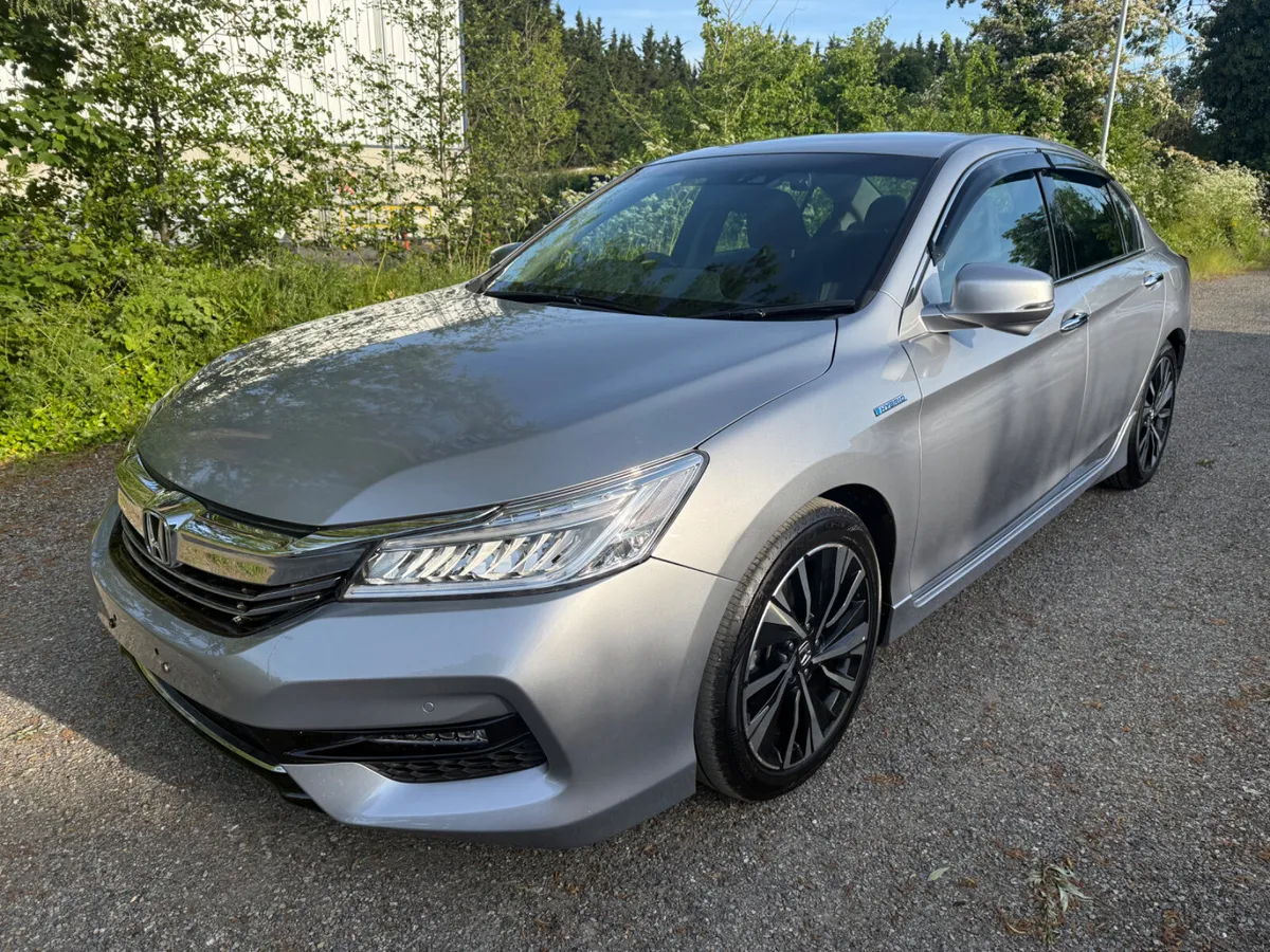 Honda Accord 21000km!!! best spec!!! - Image 2