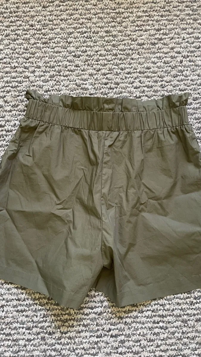 New green shorts large - Image 4