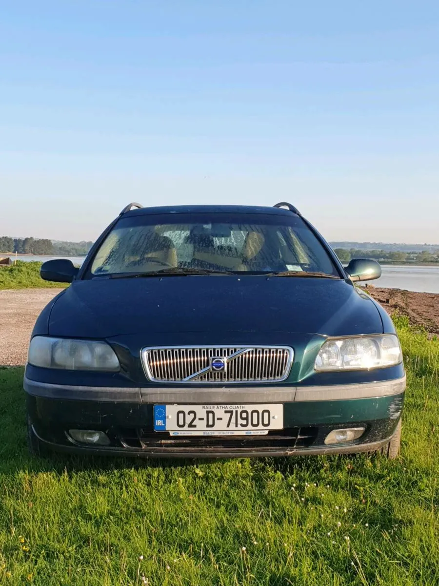 Volvo V70 2.0T Turbo Auto - Image 1