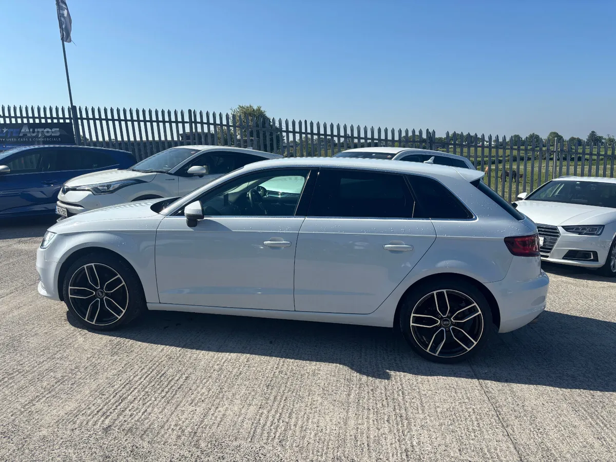 Audi A3 TFSI STRONIC 2014 - Image 4